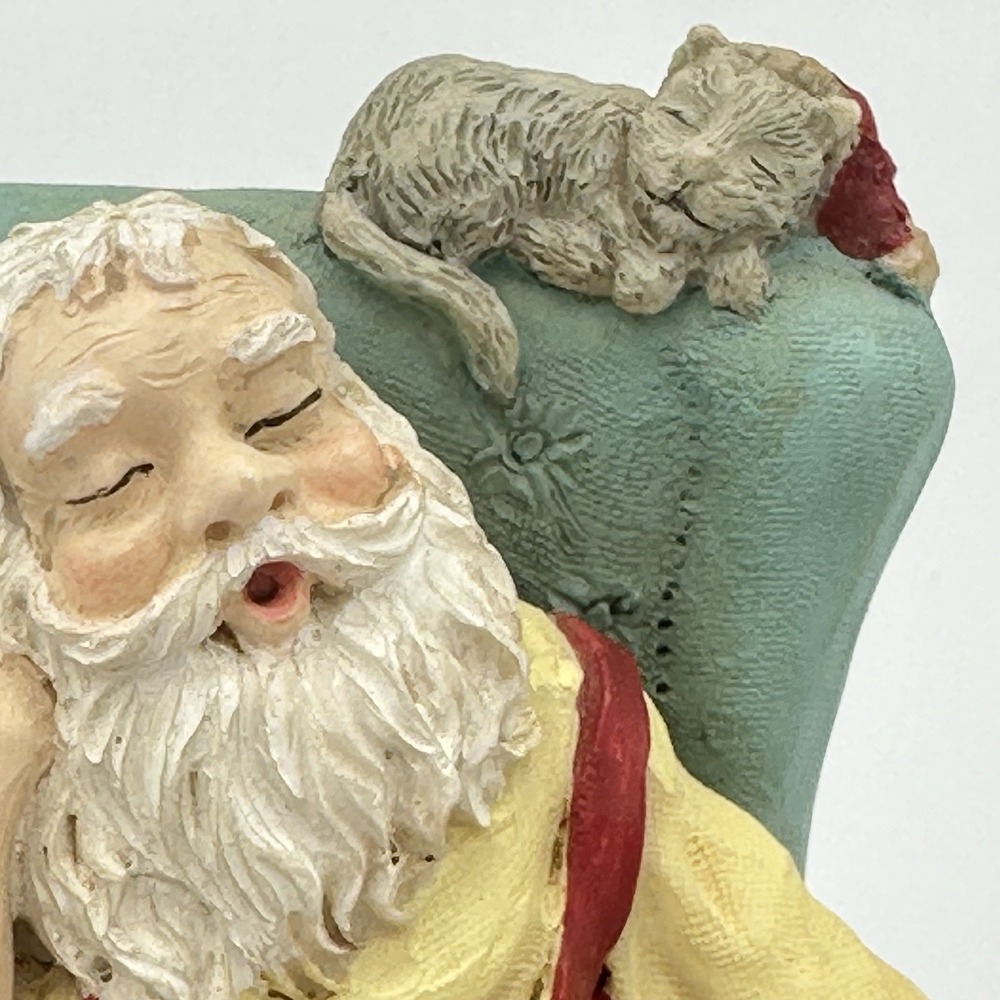 Vtg 1992 Santa's Best Classic Collectables Resin Figurine Santa Sleeping Cat Dog - Picture 2 of 9